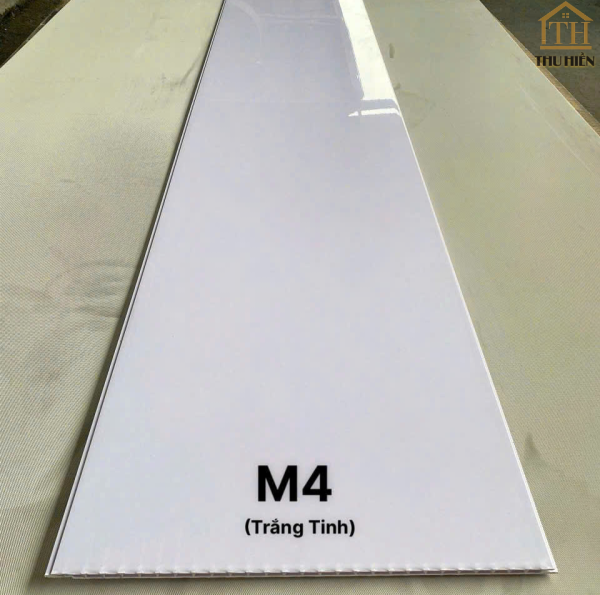 Tấm Ốp NANO Tráng Gương M4