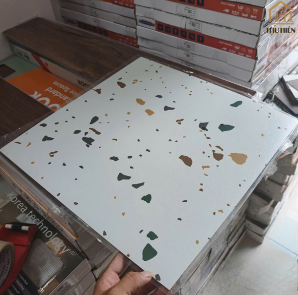 SÀN NHỰA VUÔNG KEO SẴN