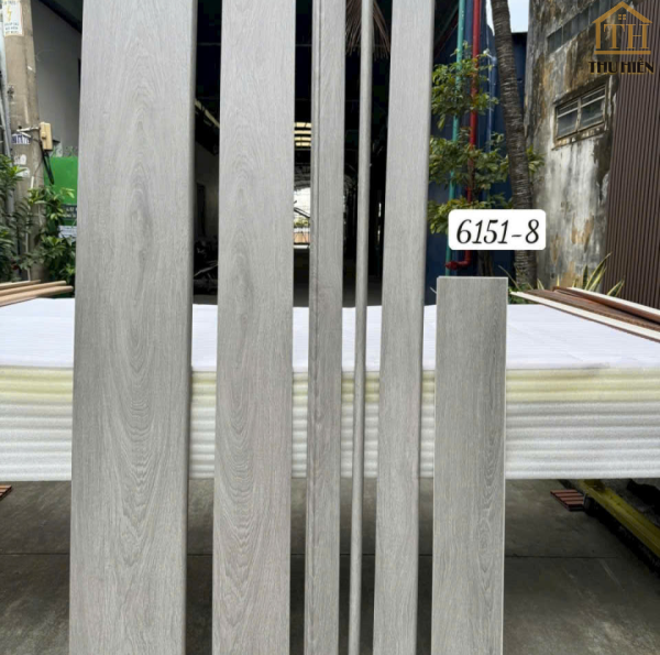 TẤM ỐP BẬC CẦU THANG NHỰA GỖ - 8151-8